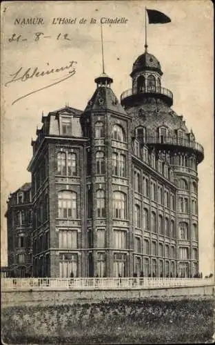 Ak Namur Wallonien, L'Hôtel de la Citadelle, beeindruckende Architektur, mit Fahne