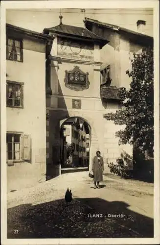 Ak Ilanz Glion in Graubünden, Obertör,  Architektur, Sommerstimmung, Katze im Vordergrund