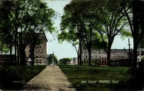 Ak Pittsfield Massachusetts USA, Park Square, Bäume, Gebäude, Straße,  aus Pittsfield