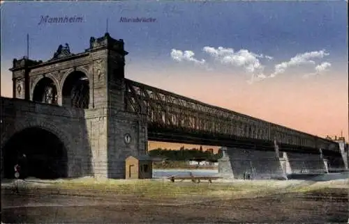 Ak Rheinau Mannheim in Baden, Rheinbrücke, Brauner Himmel, Brücke, Gebäude, Fluss