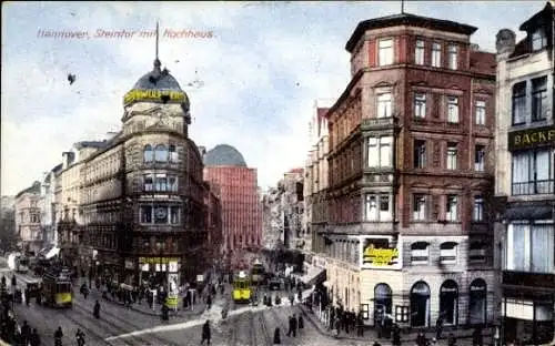 Ak Hannover,  Steintor mit Hochhaus, belebte Straße, s Gebäude