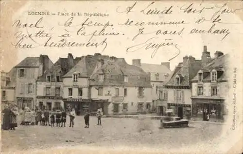 Ak Locminé Morbihan, Marktplatz,  Gebäude, Menschen, Geschäfte, Platz der Republik