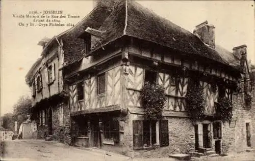 Ak Josselin Morbihan, Altes Haus der Rue des Trente, 1624,  Architektur