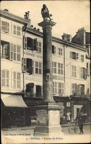 Ak Épinal Lothringen Vosges, Stadtansicht, Statue de Pinau,  Gebäude, Geschäfte