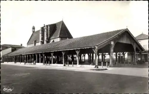 Ak Chatillon sur Chalaronne Ain, Les Halles, Kirche
