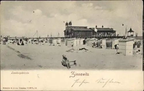 Ak Ostseebad Zinnowitz auf Usedom, Landungsbrücke, Aussicht auf Strand,  , Leute am Strand