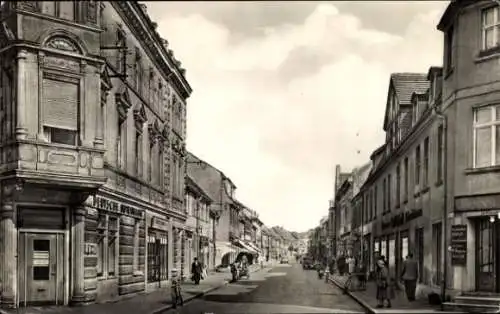 Ak Kyritz in der Prignitz, Blick in die belebte Wilhelm Pieck Straße
