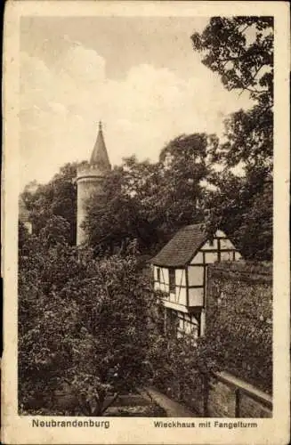 Ak Neubrandenburg in Mecklenburg,  Wieckhaus mit Fangelturm, Fachwerkhaus, Parklandschaft