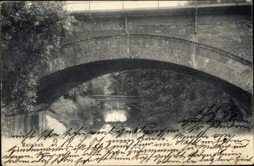 Ak Reinbek in Schleswig-Holstein, Brücke über Wasser, Bäume im Hintergrund, ruhige Szene