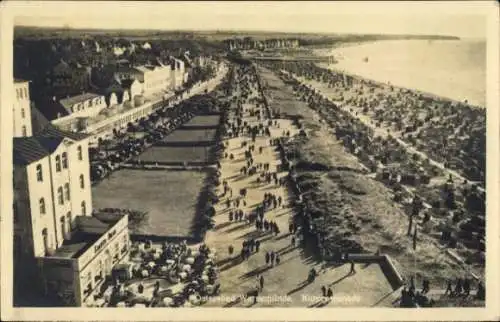 Ak Ostseebad Warnemünde Rostock, Ostseebad  Kurpromenade, Strandkörbe, Menschenmenge, Gebäude