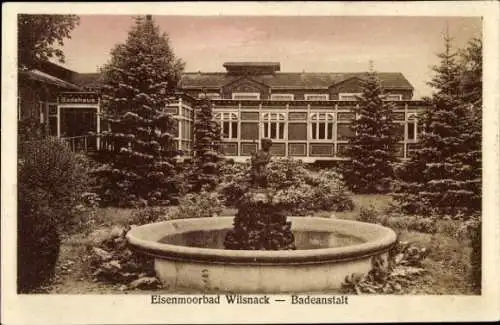 Ak Bad Wilsnack in der Prignitz, Eisenmoorbad  Badeanstalt, Brunnen, Bäume, Gebäude