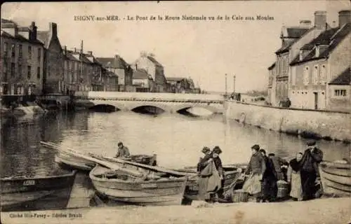 Ak Isigny sur Mer Calvados, Porte de la Route Nationale vu de la Cale aux Moules