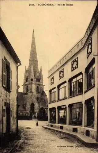 Ak Rosporden Finistère, Kirchturm, Straße mit Häusern,  Architektur, schwarz-weiß