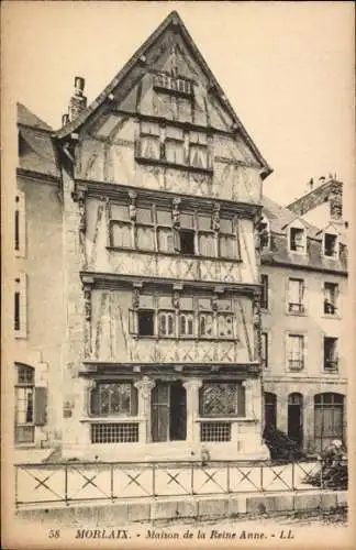 Ak Morlaix Finistère, Historisches Fachwerkhaus, Maison de la Reine Anne, Schöne Architektur