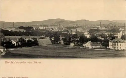 Ak Bischofswerda in Sachsen, Bischofswerda von Süden, Stadtansicht, Landschaft, Wohnhäuser, Fabri