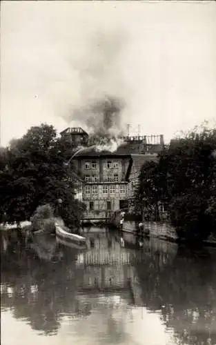 Ak Calw im Schwarzwald, Strickwarenfabrik, Wasser, Rauch,  Fabrik, Architektur