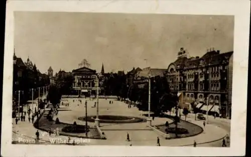 Ak Poznań Posen, Wilhelmsplatz,  Architektur, Menschen, Fahrzeuge, Bäume
