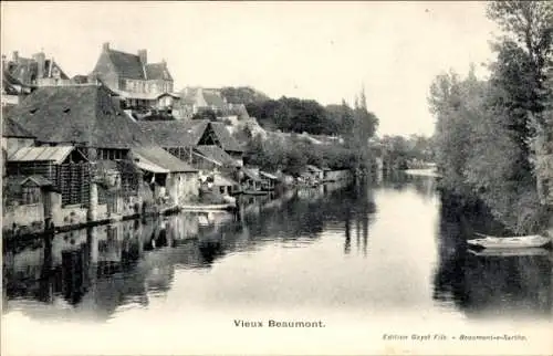 Ak Beaumont sur Sarthe, Altstadt, Häuser am Fluss