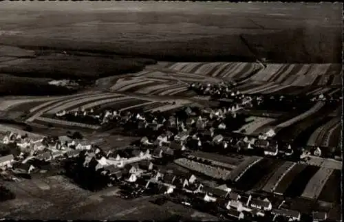 Ak Mackenbach in der Pfalz, Luftaufnahme von  Felder, Wohnhäuser