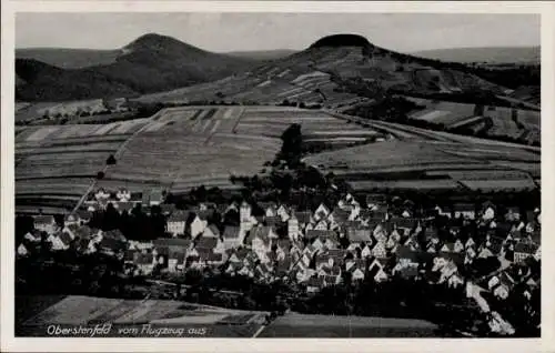 Ak Oberstenfeld in Württemberg, Luftaufnahme  Hügel im Hintergrund, ländliche Landschaft