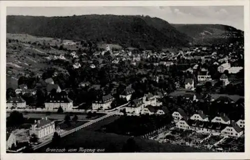Ak Grenzach Wyhlen am Rhein, Luftaufnahme von  landschaftliche Darstellung, viele Häuser, Waldgeb