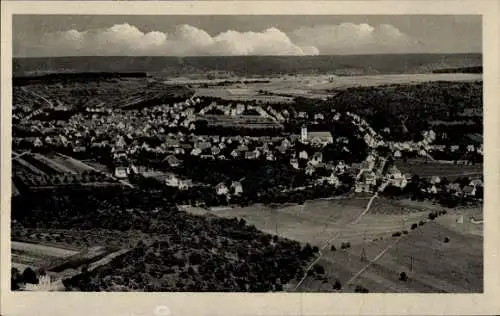 Ak Köngen am Neckar, Flugbild von  ländliche Landschaft, Häuseransicht, Wolken am Himmel