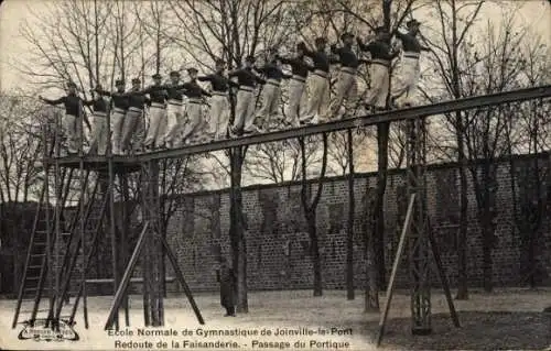 CPA Ecole Normale de Gymnastique de Joinville, Redoute de la Faisanderie, Passage de Portique