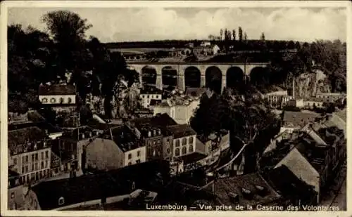 Ak Luxemburg Luxembourg, Ansicht von  Caserne des Volontaires, Brücke