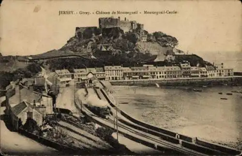 Ak Kanalinsel Jersey, Burg Montorgueil, Hafenansicht, traditionelle Gebäude, Wasserfläche