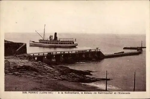 Ak Pornic Loire Atlantique, Blick auf das Boot "Bateau de Noirmoutier", Pier, Küstenlandschaft