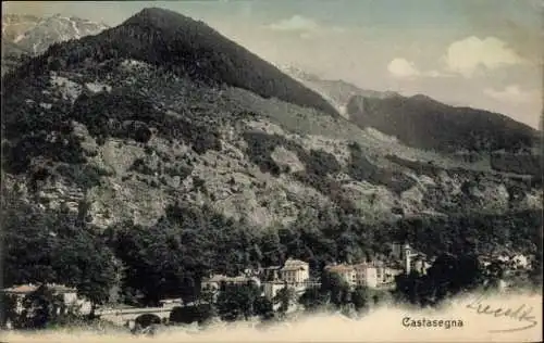 Ak Castasegna Kanton Graubünden, Berglandschaft, Ort mit Gebäuden, nansicht