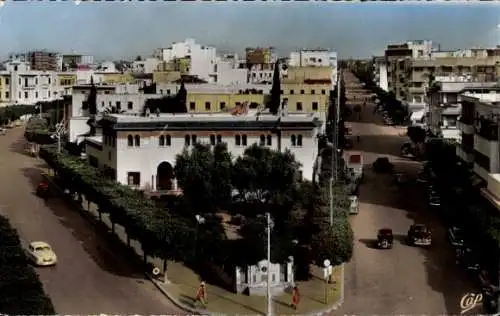 Ak Meknès Marokko, Stadtansicht mit Straßen, Häusern, Bäumen, Autos