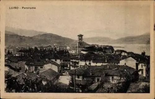 Ak Luino Lago Maggiore Lombardia, Panoramaansicht, Glockenturm, Häuser, Hügel, Lago Maggiore