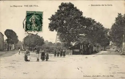 Ak Pre-en-Pail Mayenne, Descente de la Gare