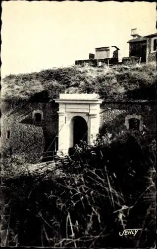 Ak Ile d'Yeu Vendée, Citadelle (Porte d'entree) ou le marechal Petain passa sa captive