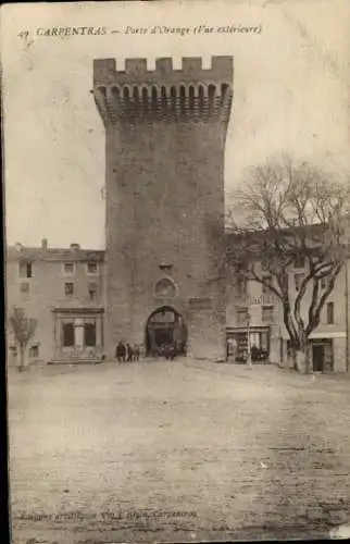 Ak Carpentras Vaucluse, Porte d'Orange, Außenansicht, Turm, Markt, Gebäude