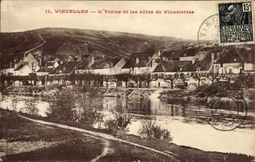 Ak Vincelles Yonne, Landschaft mit Häusern, Fluss, Berge, Text: 'L'Yonne et les côtes de Vincelot
