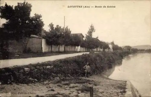 Ak Loyettes Ain, Route du Sablon, Flussufer, Bäume, Straße,  Atmosphäre
