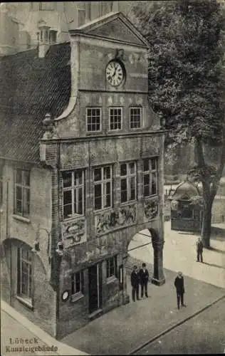 Ak Hansestadt Lübeck, Kanzleigebäude, Uhr,  Architektur, Stadtansicht