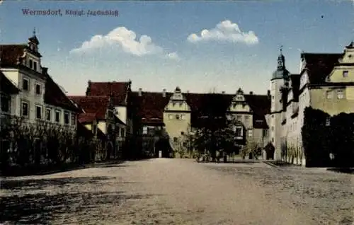 Ak Wermsdorf in Sachsen, Königliches Jagdschloss, blaues Himmel,  Architektur