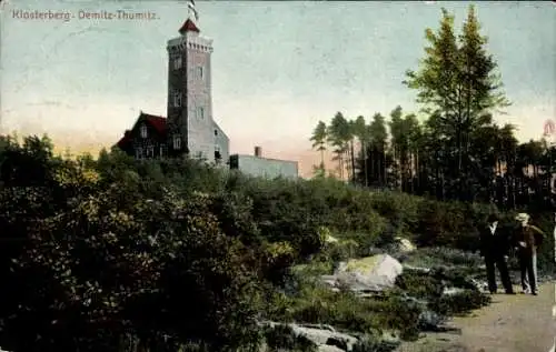 Ak Demitz Thumitz in Sachsen, Klosterberg mit Turm, Wanderer