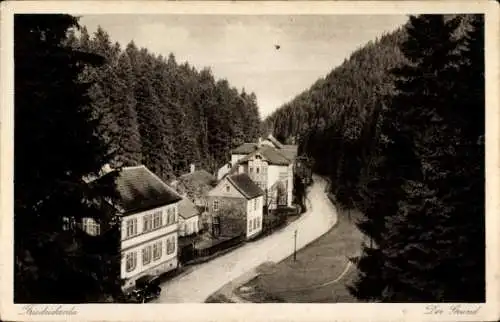 Ak Friedrichroda im Thüringer Wald, alte Häuser, Wald, kurvenreiche Straße,  aus Thüringen