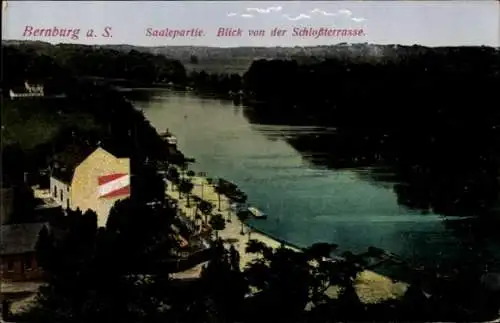 Ak Bernburg an der Saale, Bernburg a. S, Saalepartie, Blick von der Schloßterrasse