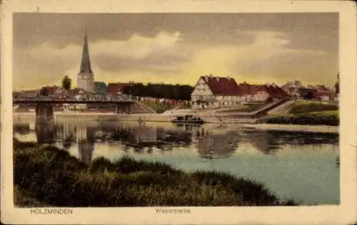 Ak Holzminden an der Weser,  Weserpartie, Kirche, Häuser, Brücke