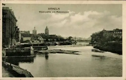 Ak Hameln in Niedersachsen, Weser mit Mühlenwehr, Kirchturm