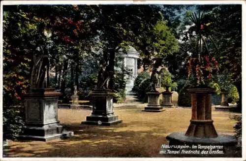 Ak Neuruppin in Brandenburg, Tempelgarten, Temple Friedrichs des Großen, Skulpturen, Bäume, Statu