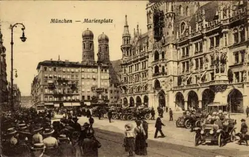 Ak München, Marienplatz,  Rathaus, Frauenkirche
