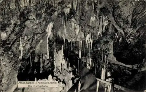 Ak Attendorn im Sauerland, Tropfsteinhöhle, Stalaktiten, Centralhalle