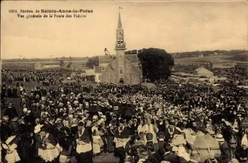 CPA Plonévez Porzay Finistère, Chapelle Sainte Anne la Palud, Vue générale de la Foule des Fideles