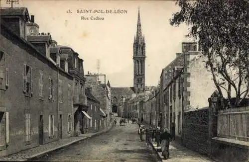 CPA Saint Pol de Léon Finistère, Rue Cadiou